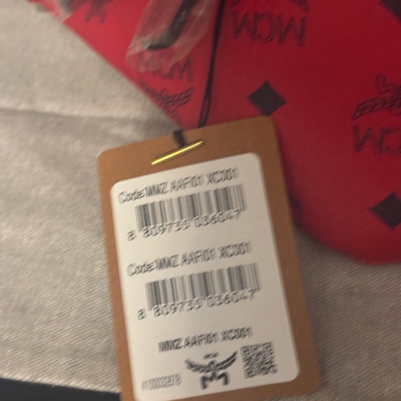 MCM Scarlet Belt Bag with Navy Details - Picture 6 of 6